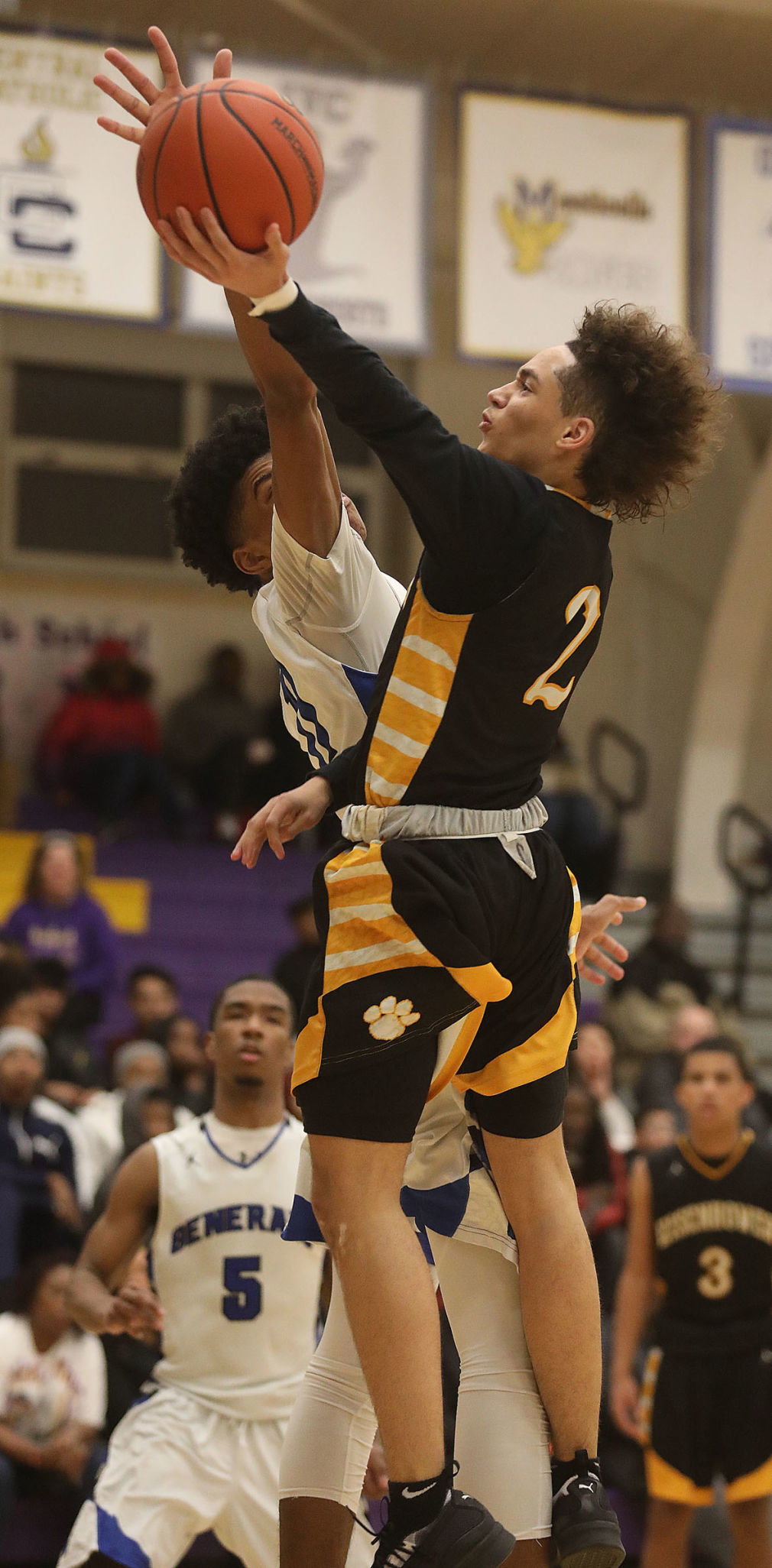Eisenhower vs MacArthur boys basketball 6 2.25.19.jpg